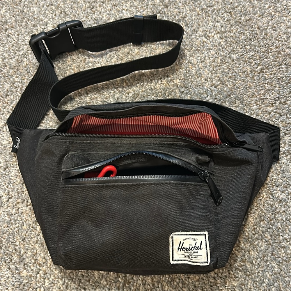 Herschel Seventeen Hip Pack Crossbody 3.5L Black